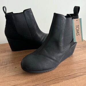 TOMS - Women's Bailey Ankle Boot in Black size 7.5